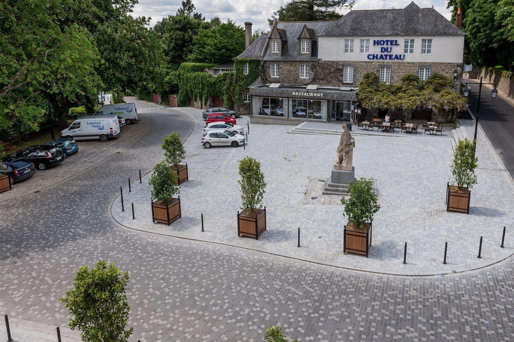 Logis Hotel Du Chateau Combourg Exterior photo